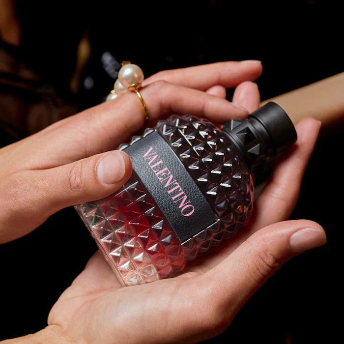 VALENTINO UOMO BORN IN ROMA INTENSE EAU DE PARFUM WITH VANILLA & VETIVER